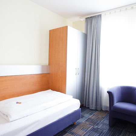 Senator Hotel Frankfurt am Main Bagian luar foto