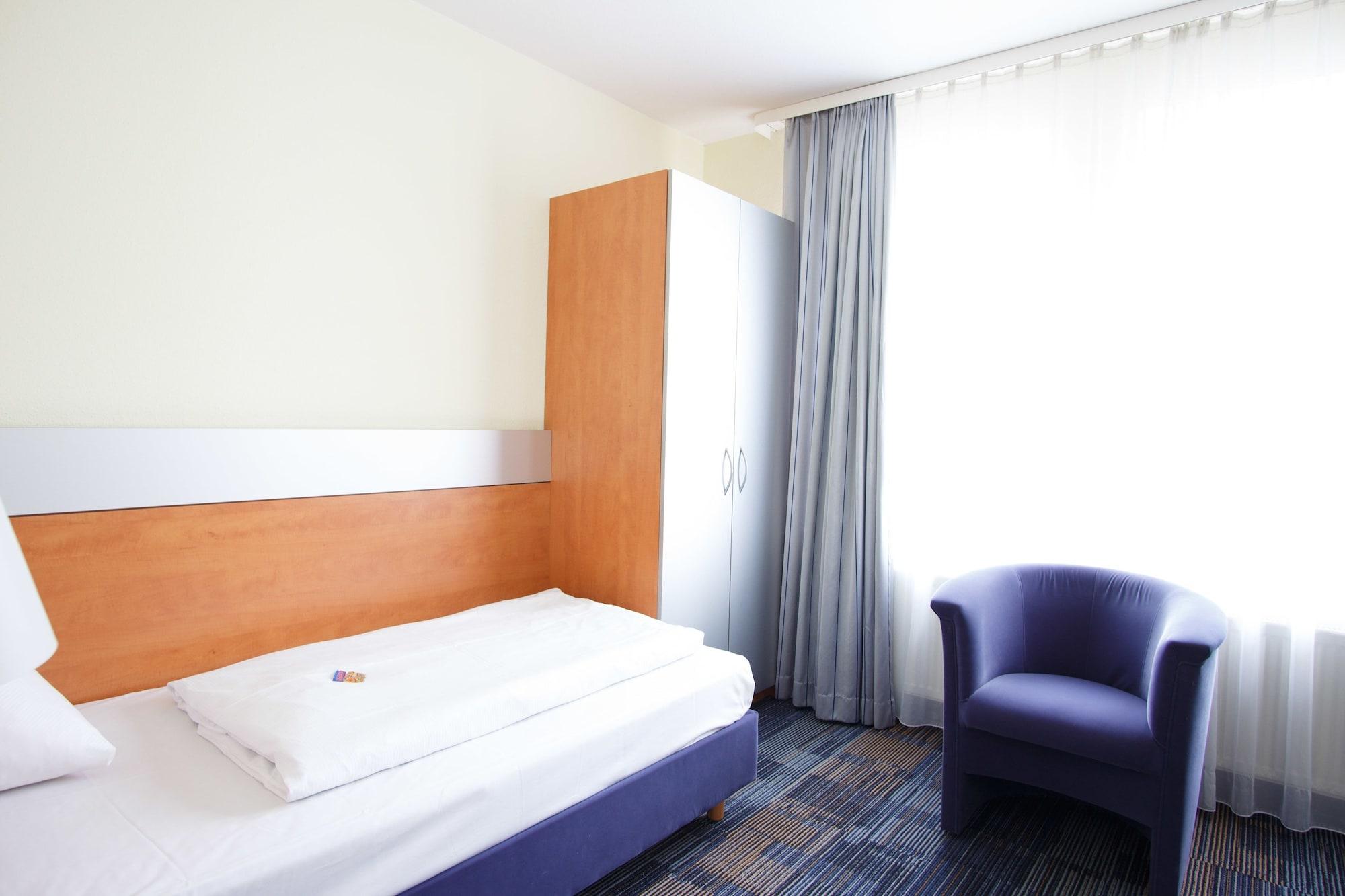 Senator Hotel Frankfurt am Main Bagian luar foto