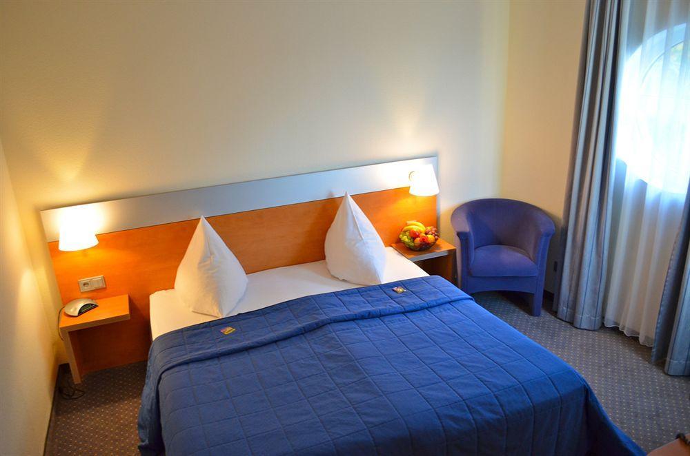 Senator Hotel Frankfurt am Main Bagian luar foto