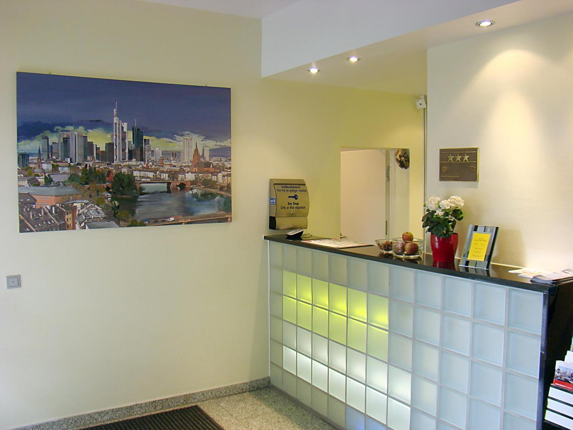 Senator Hotel Frankfurt am Main Bagian luar foto