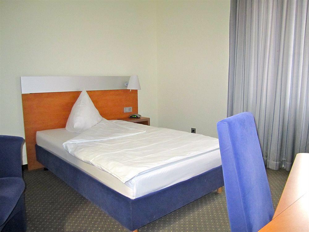 Senator Hotel Frankfurt am Main Bagian luar foto