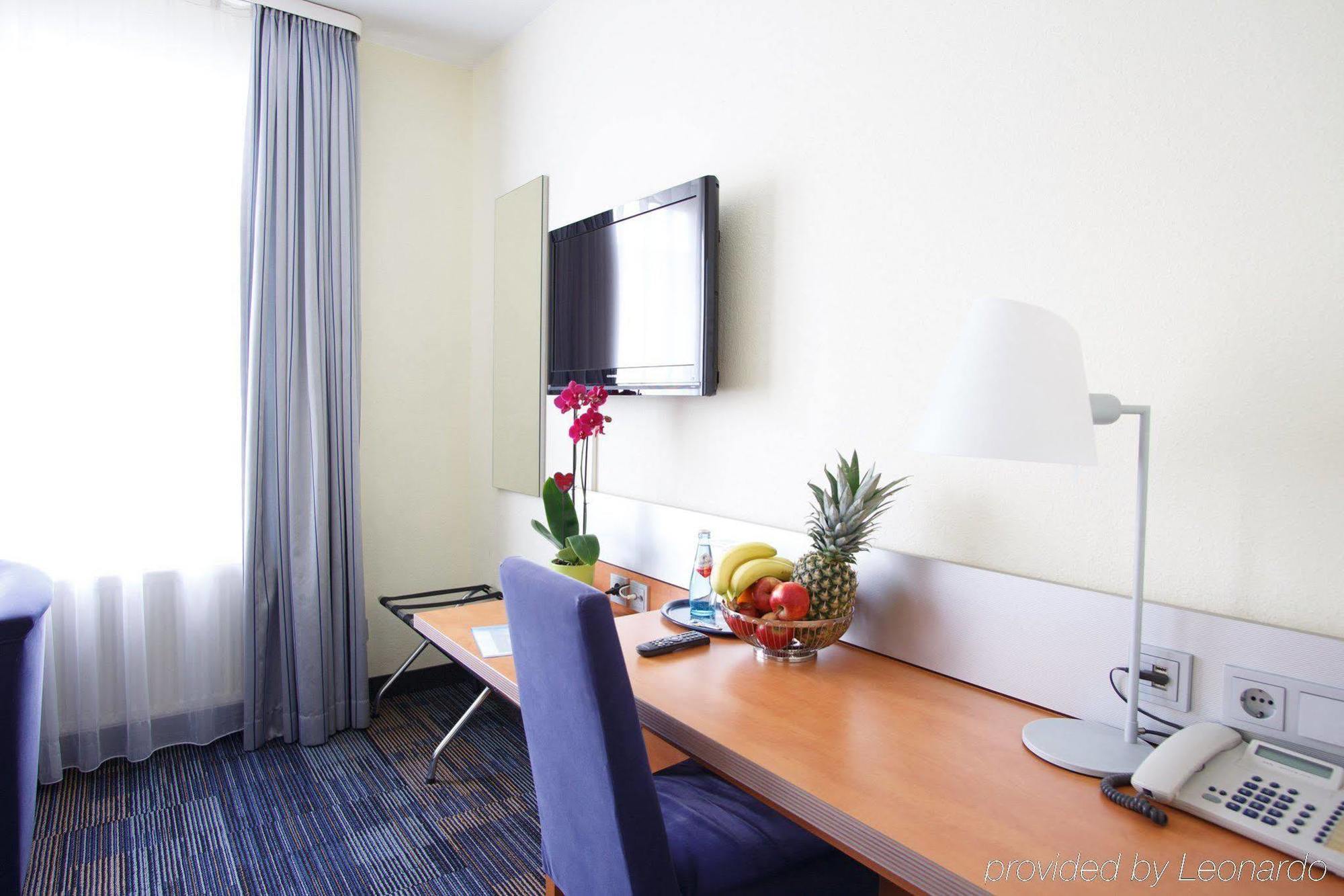Senator Hotel Frankfurt am Main Bagian luar foto